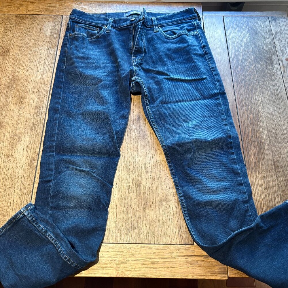 Hollister Men's medium blue jeans 33x32 skinny